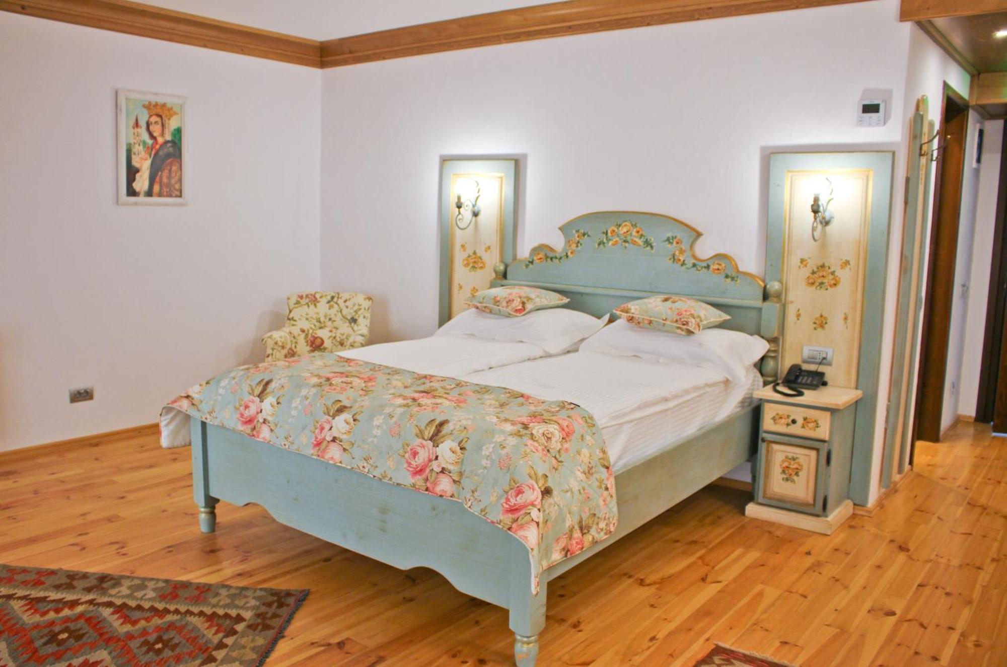 Casa Comana Boutique Hotel Bukares Bagian luar foto