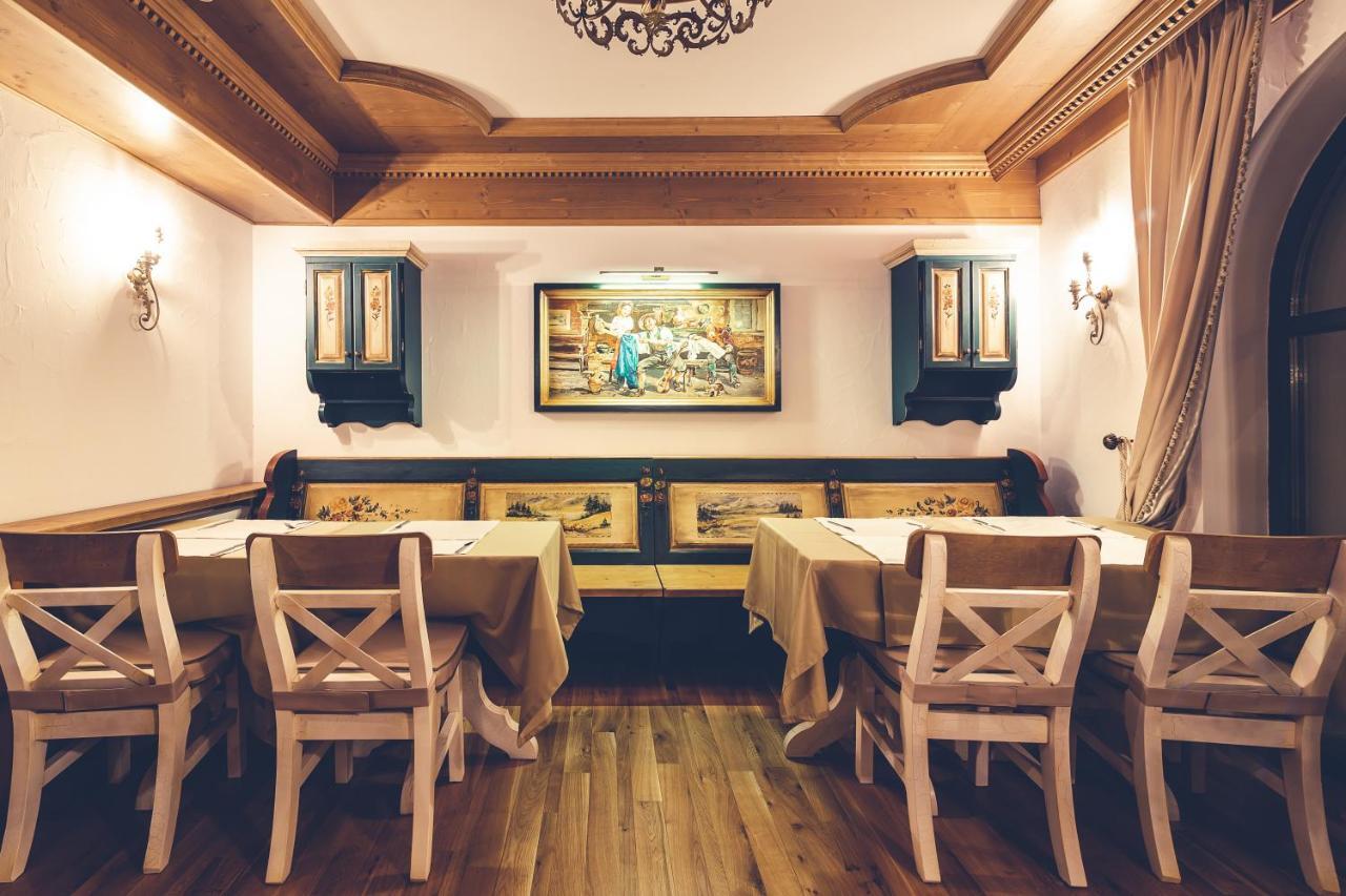 Casa Comana Boutique Hotel Bukares Bagian luar foto