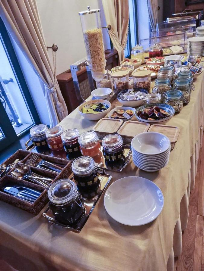 Casa Comana Boutique Hotel Bukares Bagian luar foto